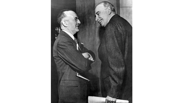 Graphique 2 : Les négociateurs des Etats-Unis et du Royaume Uni à Bretton Woods (Harry Dexter White et John Maynard Keynes) Source : https://commons.wikimedia.org/wiki/File:The_Mount_Washington_Hotel,_Bretton_Woods,_NH.jpg